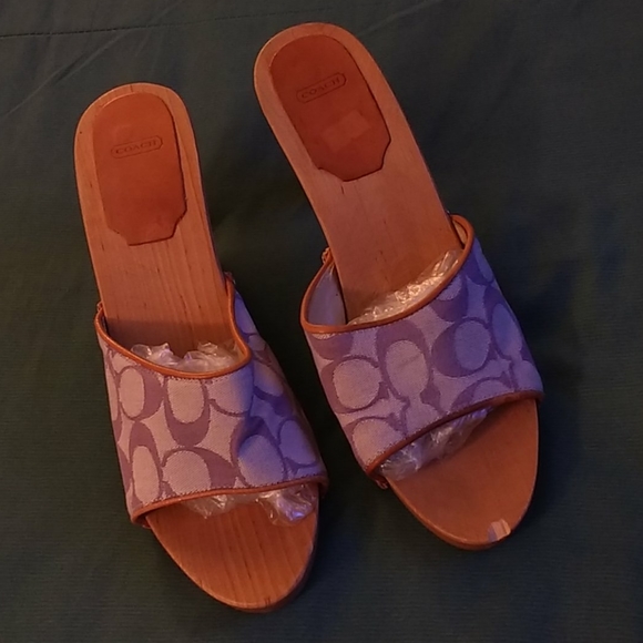 Authentic Coach clogs, size 9 - Picture 5 of 9